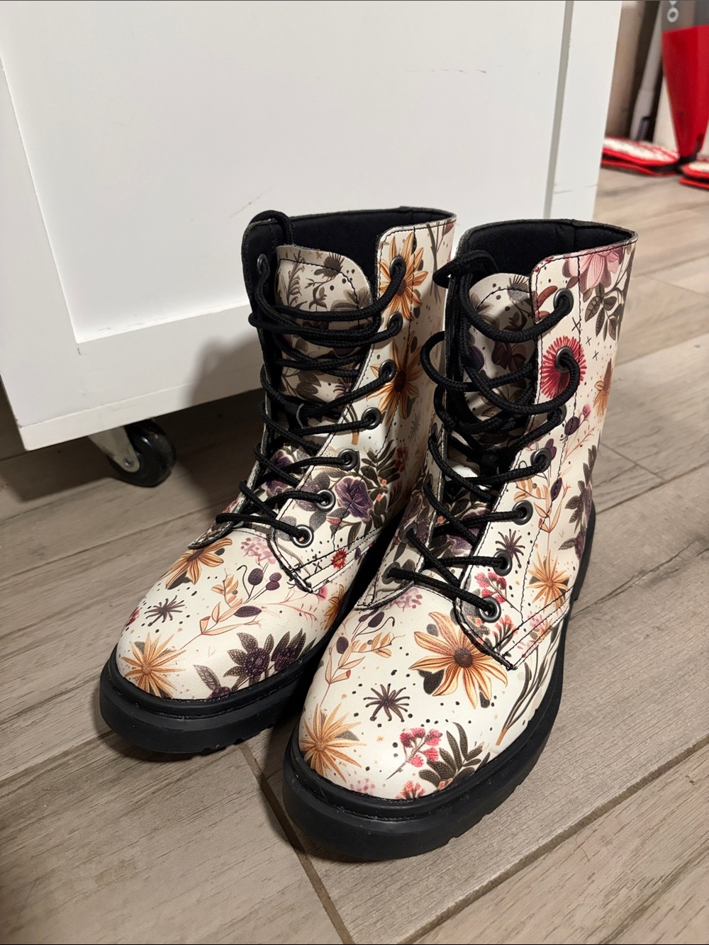 Rogue + Wolf Size 7.5 Enchanted Blossoms Boots
